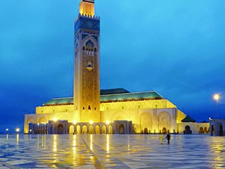 المغرب يقرر رسمياً إغلاق المساجد وإلغاء صلوات الجمعة والجماعة