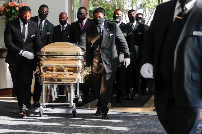 بدء مراسم جنازة جورج فلويد في مسقط رأسه هيوستن وحاكم نيويورك يطالب ترامب بالاعتذار