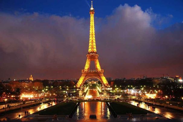 باريس تخسر 18 مليار دولار من عائدات السياحة