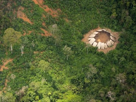 صحيفة ذي صن البريطانية: كورونا يهدد بالقضاء على قبائل الأمازون البدائية