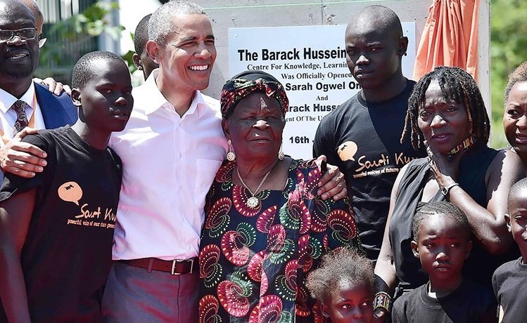 وفاة جدة باراك أوباما في كينيا والدفن اليوم الثلاثاء وفق الطقوس الإسلامية