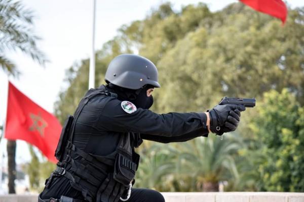 عنصر من فرقة مكافحة العصابات بسلا يطلق النار لصد هجوم خطير نفذه مجرمان هائجان