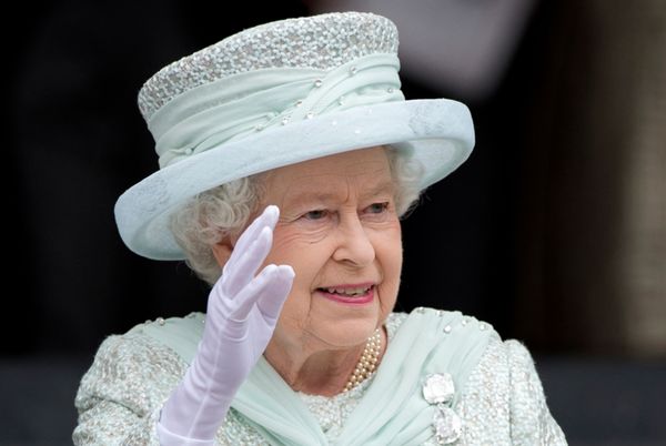 قصر باكنغهام يعلن وفاة الملكة إليزابيث عن 96 عاماً