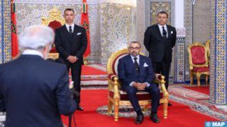 جلالة الملك يستقبل والي بنك المغرب