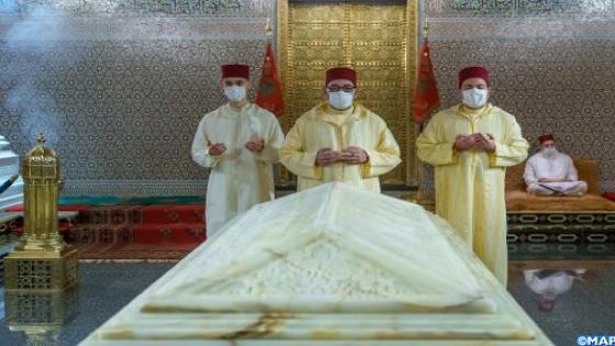 أمير المؤمنين صاحب الجلالة الملك محمد السادس يترحم على روح جلالة المغفور له الملك محمد الخامس