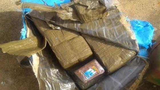 عناصر الدرك بمركز تارغيست تحجز كمية من المخدرات على متن سيارة