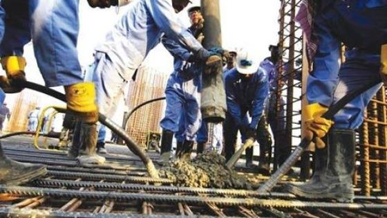 ضغوط لإعادة تشكيل النظام الاقتصادي العالمي و عمالة بأجور منخفضة وتفاوت عرقي