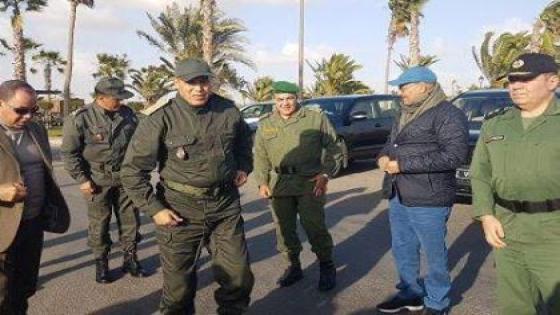 والي جهة العيون يشرف على توزيع الكمامات