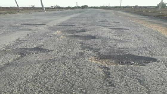 الطريق الاقليمية رقم 3608 الرابطة بين جماعة مكارطو الترابية و مدينة إبن أحمد تحتضر لهذه الأسباب !