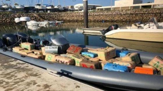 البحرية الملكية تحبط عملية لتهريب حوالي طنين من مخدر الشيرا بعرض ساحل رأس سبارطيل