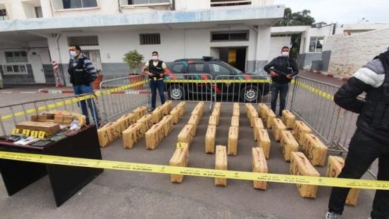 شرطة اكادير توقف سائق شاحنة وابنه للإشتباه في تورطهما في تهريب طن و40 كيلوغراما من المخدرات