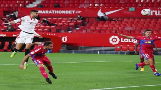 النصيري يقود فريقه إشبيلية إلى هزم إلتشي