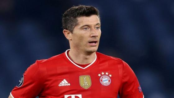 ليفاندوفسكي يفوز بحذاء الذهبي الذي يمنح لأفضل هداف في الدوريات الأوروبية