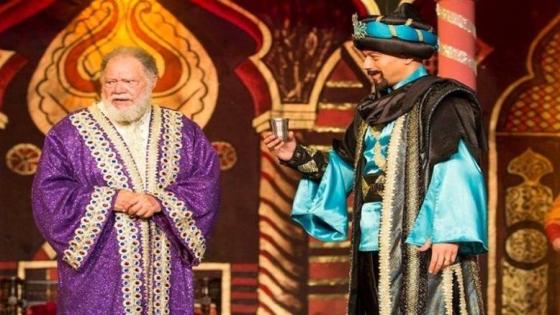 يحيى الفخراني يعود إلى المسرح