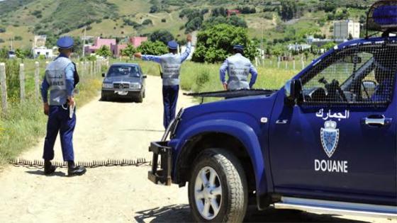 عناصر جمارك أكادير تحجز سيارتين لتهريب السلع ضواحي تزنيت