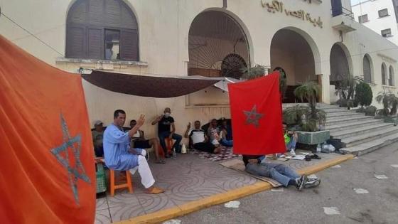 عمال المحطة الطرقية بالقصر الكبير ينهون اعتصامهم وإضرابهم عن الطعام