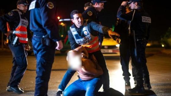 مفتش شرطة يضطر لاستعمال سلاحه الوظيفي لتوقيف شخص بسلا عرض سلامة المواطنين وعناصر الشرطة لتهديد جدي وخطير باستعمال السلاح الأبيض