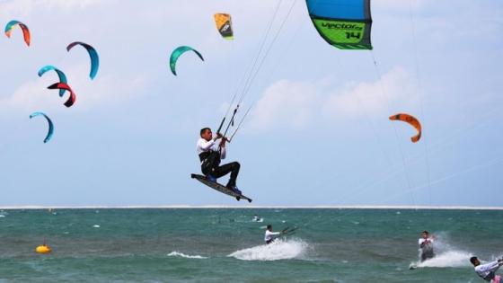 الداخلة تحتضن الدورة 11 لبطولة العالم للتزحلق على الألواح الطائرة الأمير مولاي الحسن