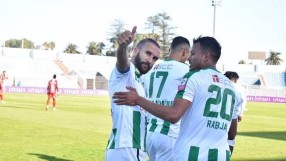 الدفاع الجديدي يوقف قطار الأحمر الودادي في المحطة 13