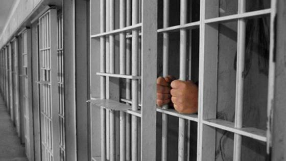 وضع العديد من المسؤولين و أعوان سلطة تحت الحراسة النظرية بتهمة خروقات التعمير