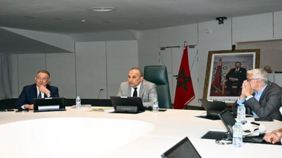 العصبة الوطنية لكرة القدم الاحترافية تعقد اجتماعا مع رؤساء الأندية بحضور لقجع