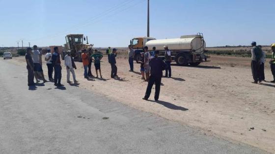 فلاحون بأولاد زيد بإقليم الجديدة يحتجون على تشييد “قادوس “الماء فوق أراضيهم