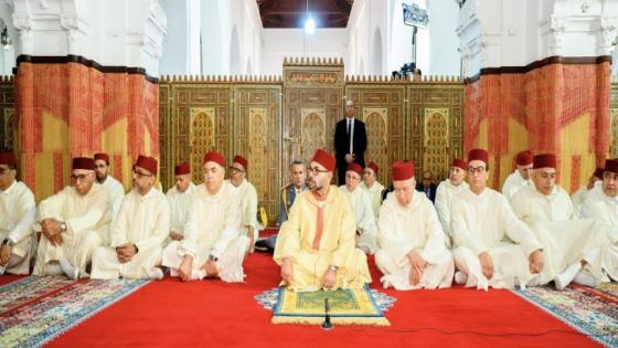 أمير المؤمنين صاحب الجلالة الملك محمد السادس يؤدي صلاة الجمعة بمسجد الهادي بسلا