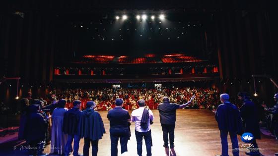 مسرحية ” شا طا را ” لفرقة ثفسوين من الحسيمة تلهب جمهور مدينة الرباط