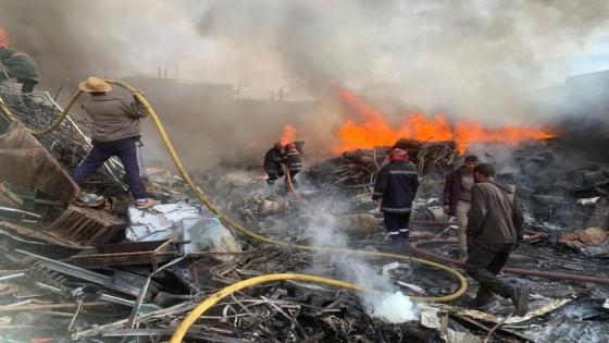 حريق مهول بمركز المتلاشيات بالحي الصناعي بمراكش يخلف عدة خسائر مادية