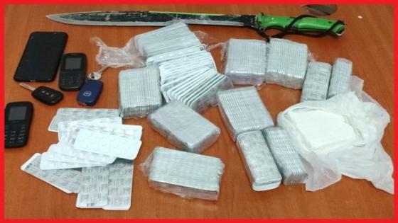 شرطة طنجة تعتقل شخصين بتهمة حيازة وترويج المخدرات