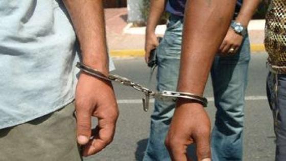 إيقاف شخصين بالدار البيضاء واجها عناصر الشرطة بالسلاح الأبيض