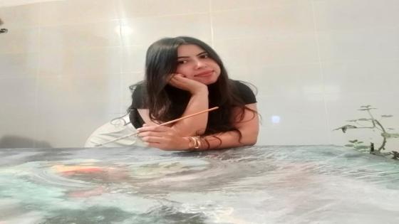 الفنانة التشكيلية سناء قرواش.. حين يتحول اللون إلى لغة للمشاعر والتعبير الإنساني