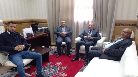 النائب محمد غيات رئيس فريق التجمع الوطني للأحرار بمجلس النواب يستقبل من أصغر منتخب شاب رئيس جماعة بالمغرب