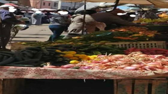 سوق لالة زهرة بمدينة الجديدة: إزدحام شديد رغم الحجر الصحي