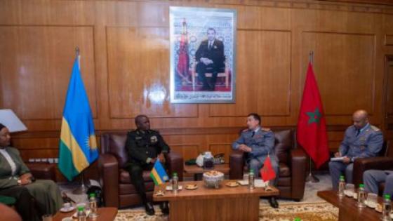 المفتش العام للقوات المسلحة الملكية يجري مباحثات مع رئيس أركان القوات البرية الرواندية