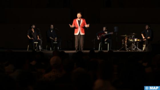 ميغيل بوفيدا يُلهب باب الماكينة بسحر الفلامينكو وقصائد الغناء العميق