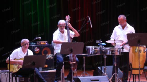 عيد العرش.. الأوركسترا السيمفونية تمتع جمهور البيضاء بمقطوعات من موسيقى الجاز