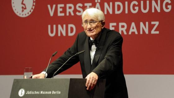 الموت يغيب الفيلسوف الألماني هابرماس عن 96 عاما