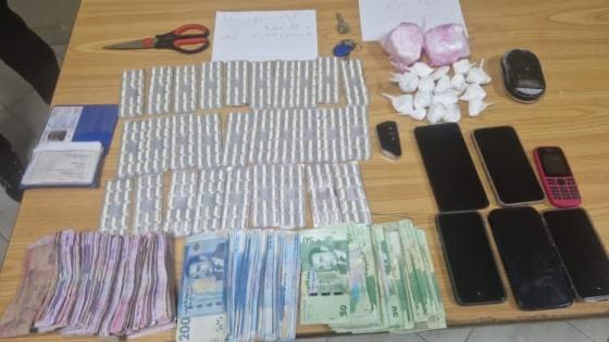 عناصر الشرطة بطنجة تعتقل شخصين بحوزتهما كوكايين وأقراص مهلوسة