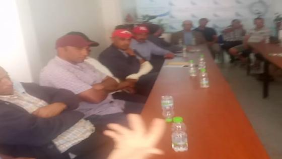 الحاج ناصر يجتمع بمقر الحزب بالجديدة مع مجموعة من المنسقين المحليين والمناضلين استعدادا للاستحقاقات الانتخابية المقبلة ومناقشة مجموعة من القضايا