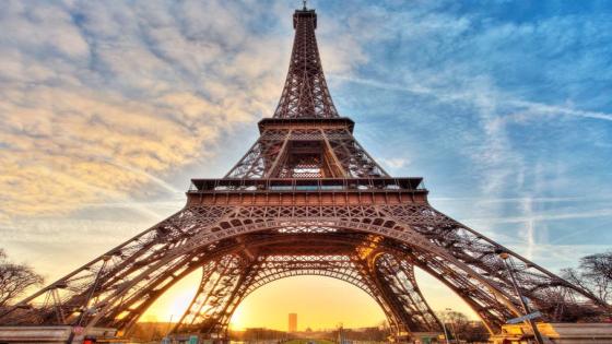 قصيدة “خطبة من باريس..” للشاعر عبد الرحمن معروف