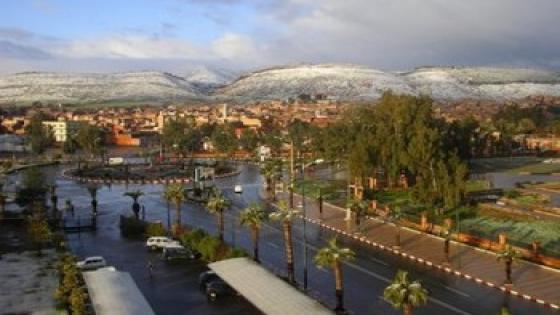 خالد الزيواني مراسل جسر التواصل ضيفا على احدى القنوات الاذاعية