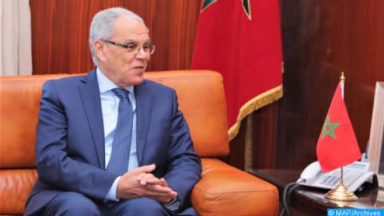 قائد الجيش رئيس أركان القوات المسلحة الأمريكية، يُستقبل من قبل الوزير المنتدب المكلف بإدارة الدفاع الوطني، والجنرال دوكور دارمي، المفتش العام للقوات المسلحة الملكية