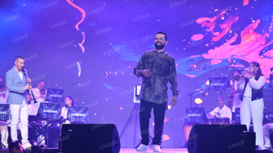 بودشارت يبدع مع جمهور البيضاء بأصوات متناغمة ولباس أبيض موحد في عرض كورالي مبهر بمركب محمد الخامس