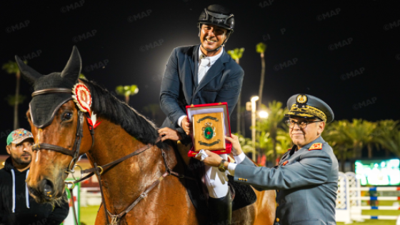 مباراة القفز على الحواجز 4 نجوم للحرس الملكي.. الفارس الغالي الشاوي يفوز بجائزة القوات المسلحة الملكية