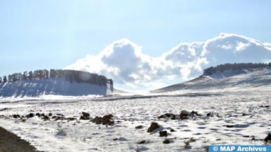 تساقطات ثلجية وأمطار قوية وهبات رياح قوية مرتقبة يومي الجمعة والسبت بعدد من مناطق المملكة (نشرة إنذارية)