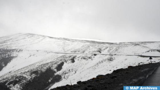 تساقطات ثلجية ورياح قوية مرتقبة الأحد والاثنين بعدد من مناطق المملكة (نشرة إنذارية)