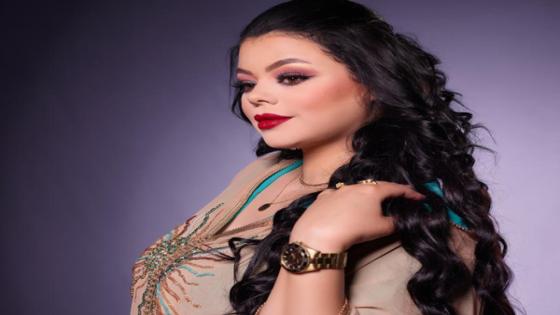 “ها ماما” للفنانة المغربية صابرينا بلفقيه تتجاوز المليون مشاهدة في ساعات