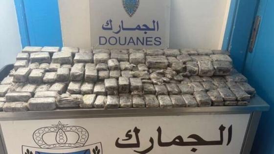 مصالح الجمارك والأمن تحبط محاولة تهريب أزيد من 74 كلغ من الشيرا