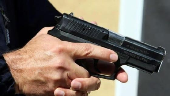 عناصر الشرطة بأمن تزنيت تضطر لإشهار سلاحها الوظيفي لتوقيف شخص عرض الجميع للخطر